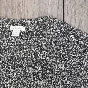 Fossil XS  black and white pattern sweater with‎ yellow slit